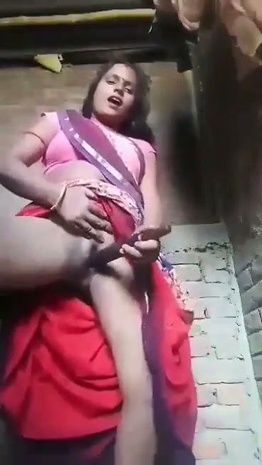 Village aunty drill her pussy