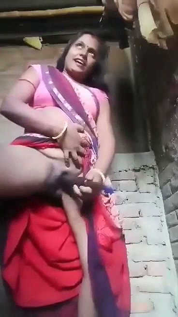 Village aunty drill her pussy