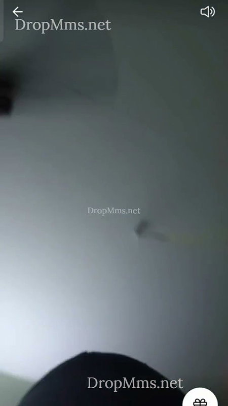 1000843860