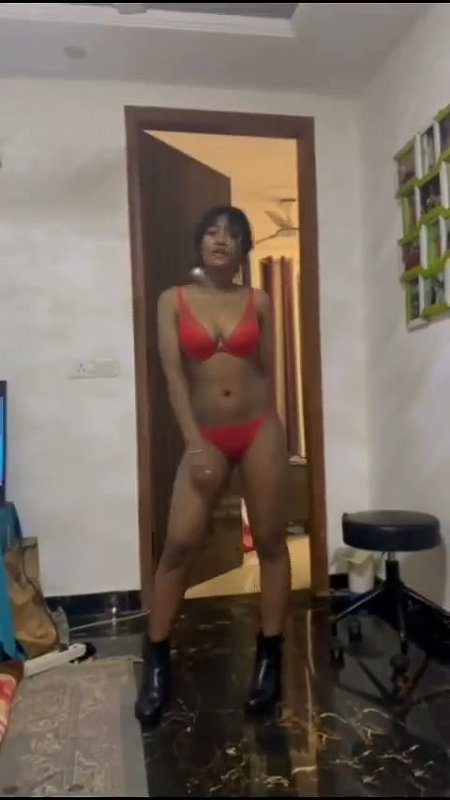 Indian Girl Asshole Captured Giving Blowjob