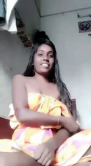 boob dikhayi ladki ne