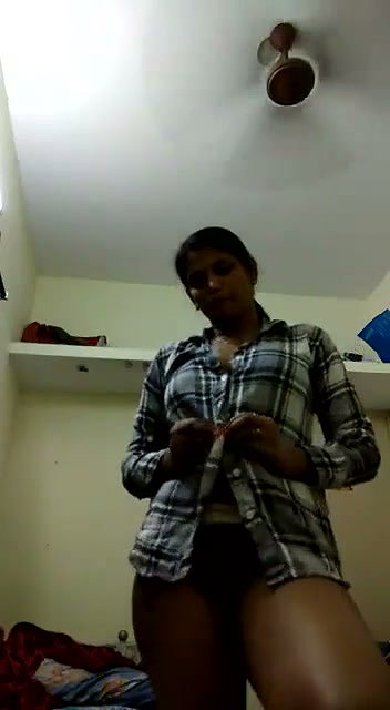 boob dikhayi desi ladki ne