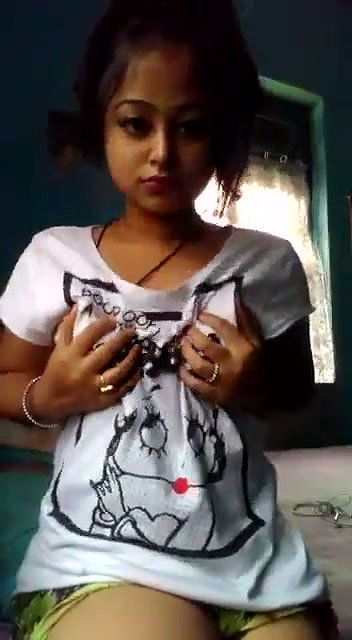 hot girl boob show