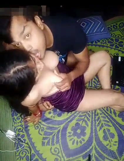 Aunty pressing her boobs