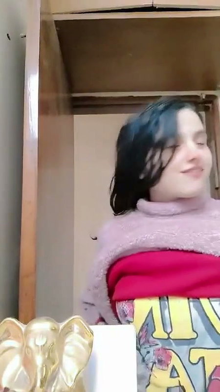 Cute Girl with Round Ass Aditi Mesmerizes Everyon