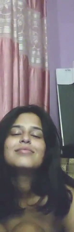 boob dikhake chut mein ungli kri