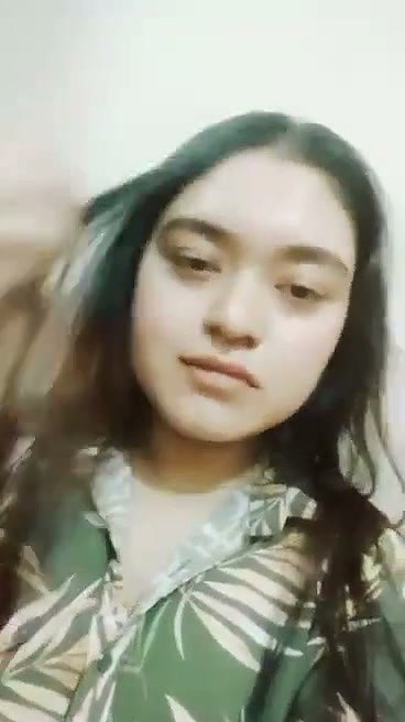 nangi ladki ne kapde pehni