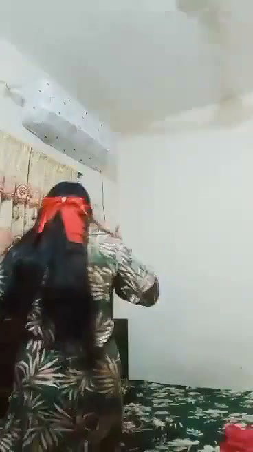 kapde kholke nangi video banayi