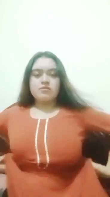 boob dikhayi ladki ne 2
