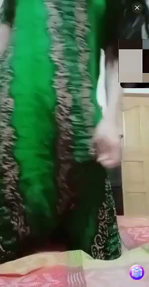 chasmish ladki ki nangi video