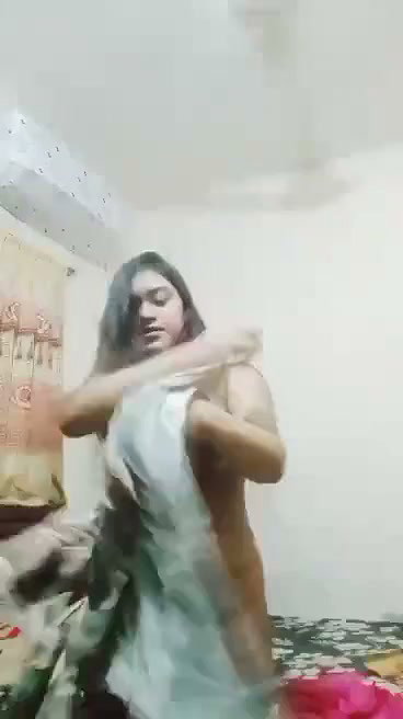 long hair girl nude
