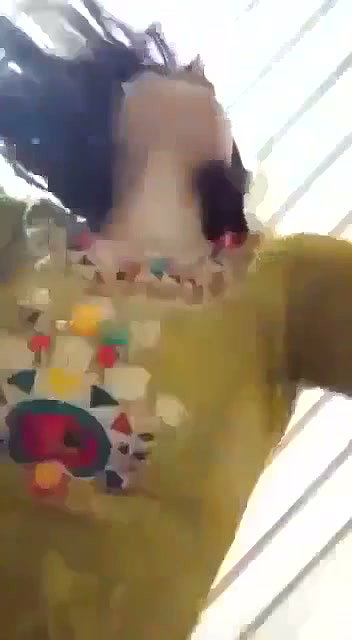 shalwar wali ladki ne chut mein ungli kri