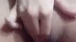 desi nangi ladki ne chut mein ungli kri