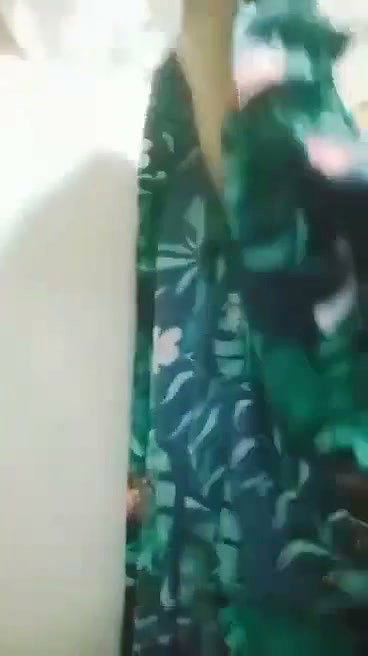 shalwar kholke boob dikhayi