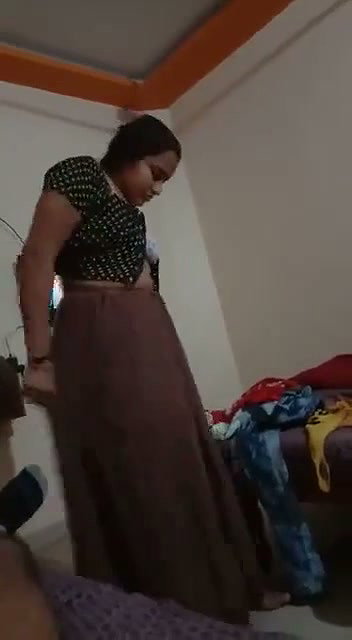 nangi bhabhi ne kapde pehni
