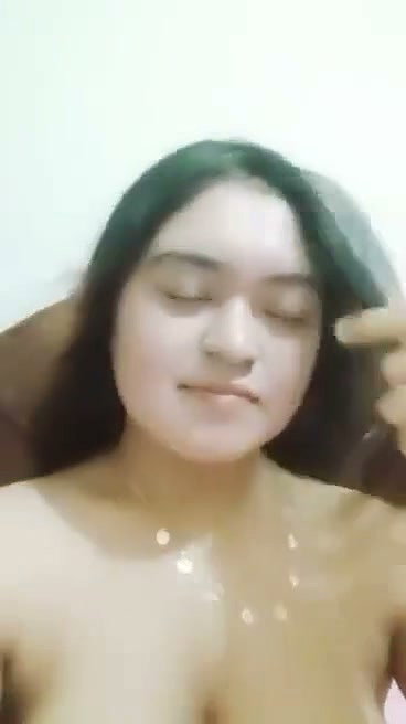 chubby nude girl big boob
