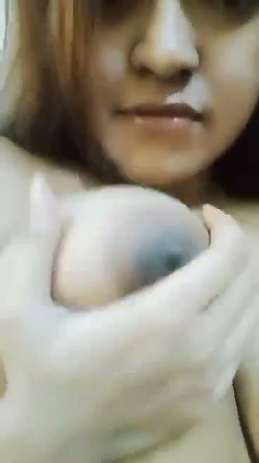 boob show of desi girl