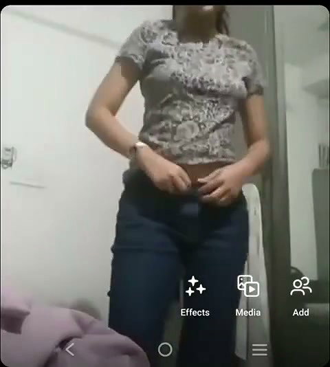 boob show to bf