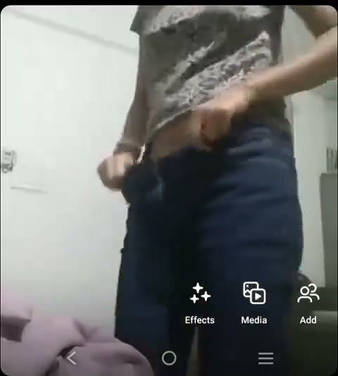 boob show to bf