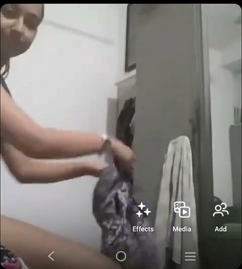 boob show to bf