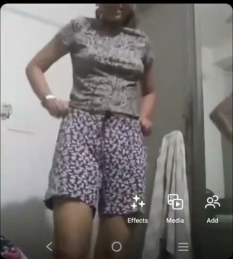 boob show to bf