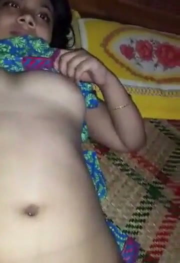 Aunty show her tired pussy