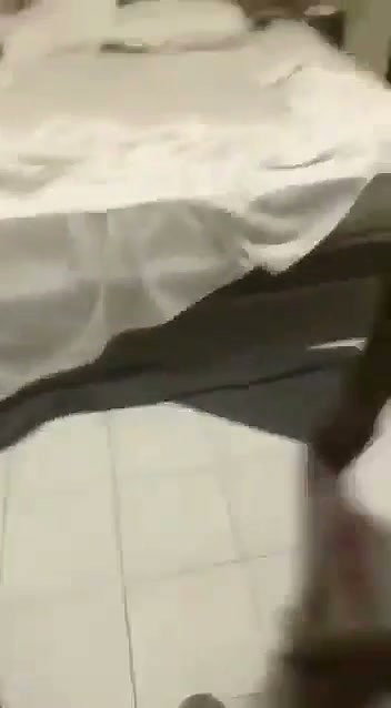 Girlfriend show her body to bf in hotel