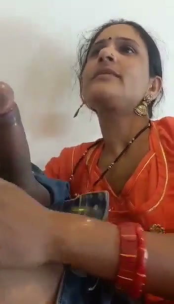 Bhabhi give quick Blowjob to husband friend