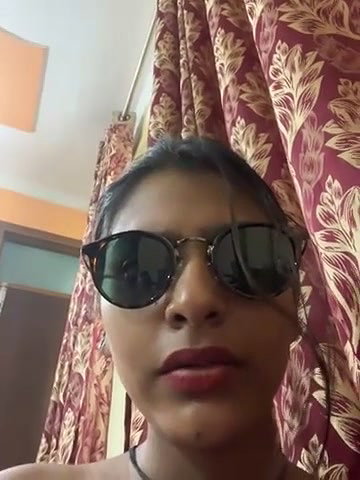 sexyayeshadesi boobs show