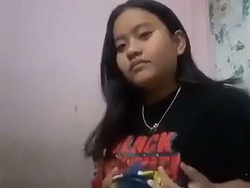 Nepali girl show her boobs