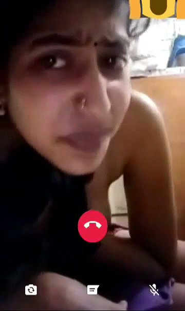 Beautiful hot bhabhi show her sexy boob