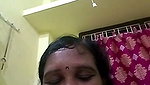 Bhabhi showing her huge boob