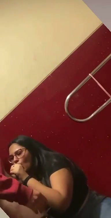 Chubby girl give an outdoor Blowjob