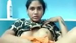 Hot girl rubing her pussy on vc