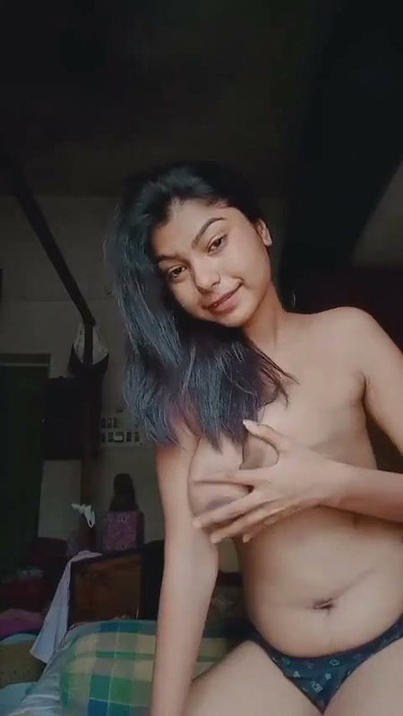 Sexy girl show her boob