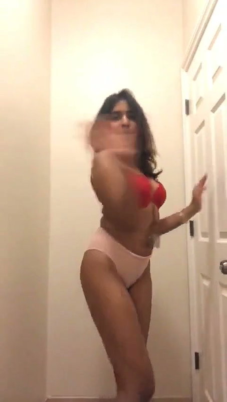 Awesome looking girl undress show her asshole