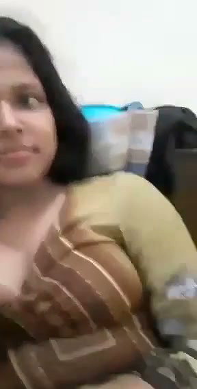 Boyfriend pressing gf boob show