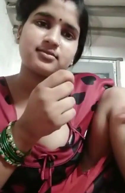 Neighbour bhabhi show her huge boob