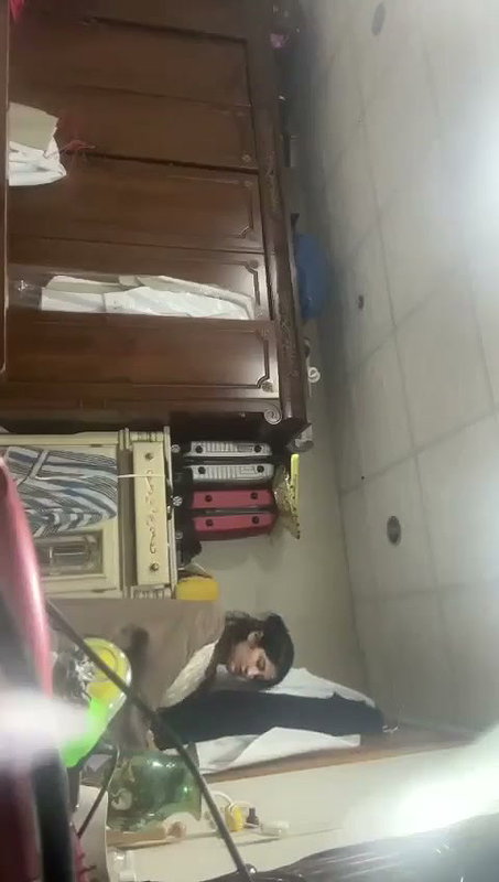 Hot lady Changing dress