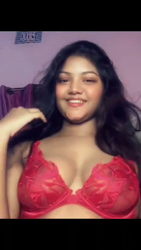 Sexy hot girl show her boob