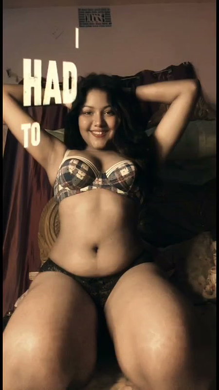 Sexy hot girl show her boob