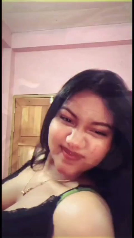 Sexy hot girl show her boob