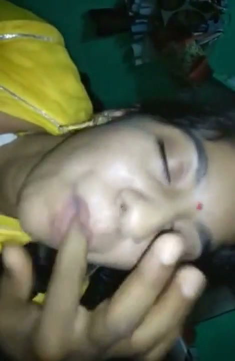 Sexy hot bhabhi giving Blowjob to her ex lover