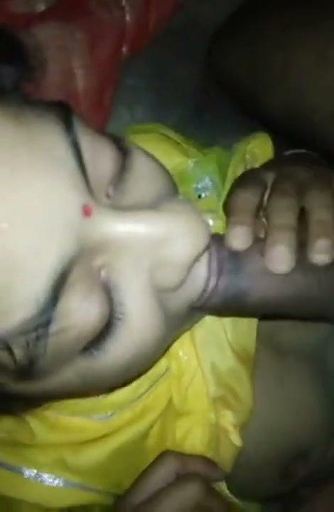 Sexy hot bhabhi giving Blowjob to her ex lover