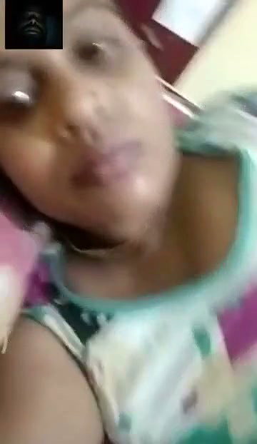 Sexy lady show her boob on vc