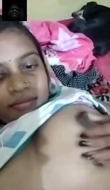 Sexy lady show her boob on vc