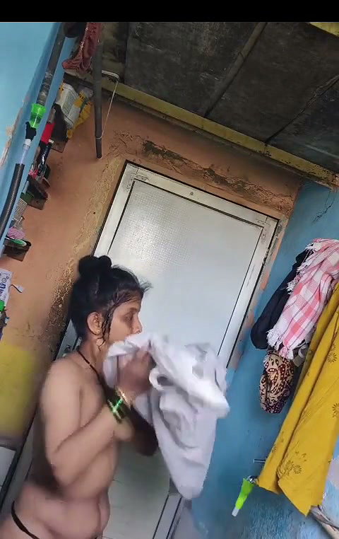 Bhabhi taking bath devar watching