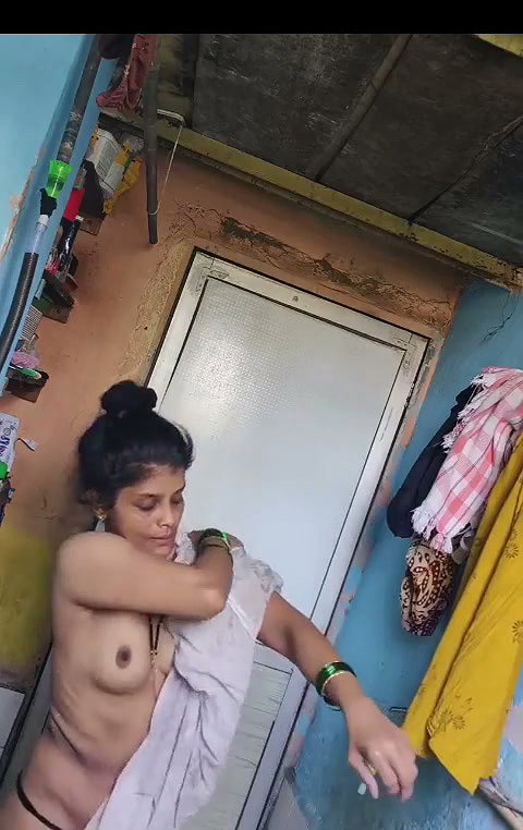 Bhabhi taking bath devar watching