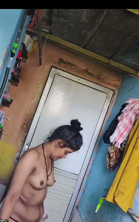 Bhabhi taking bath devar watching
