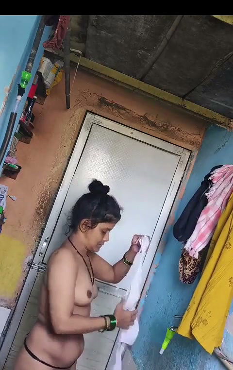 Bhabhi taking bath devar watching